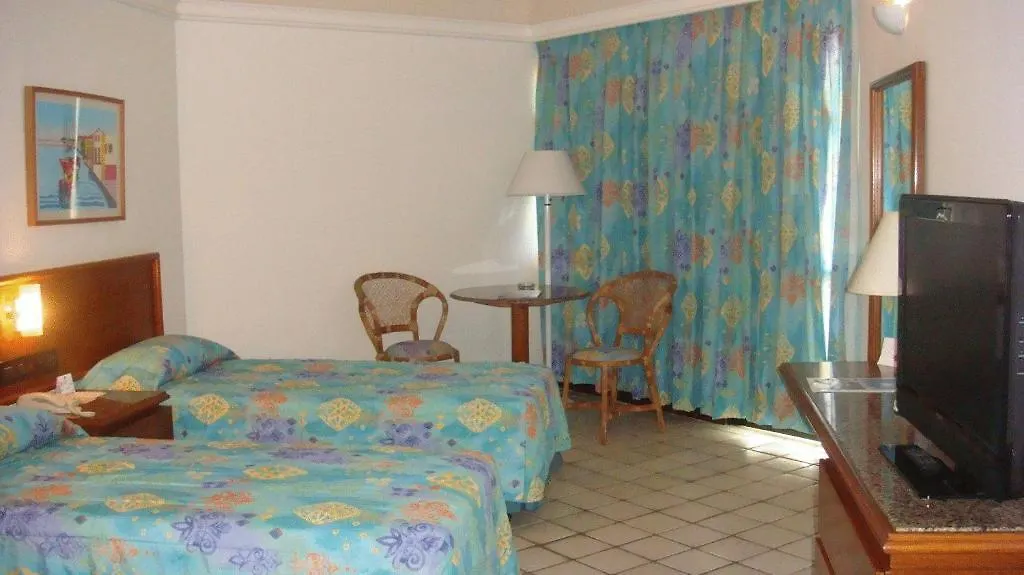 Piramide Natal Resort & Convention 5*,